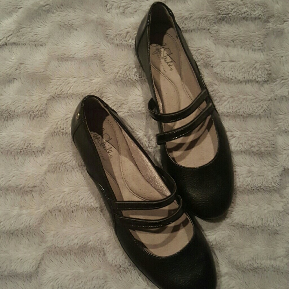 Black flats